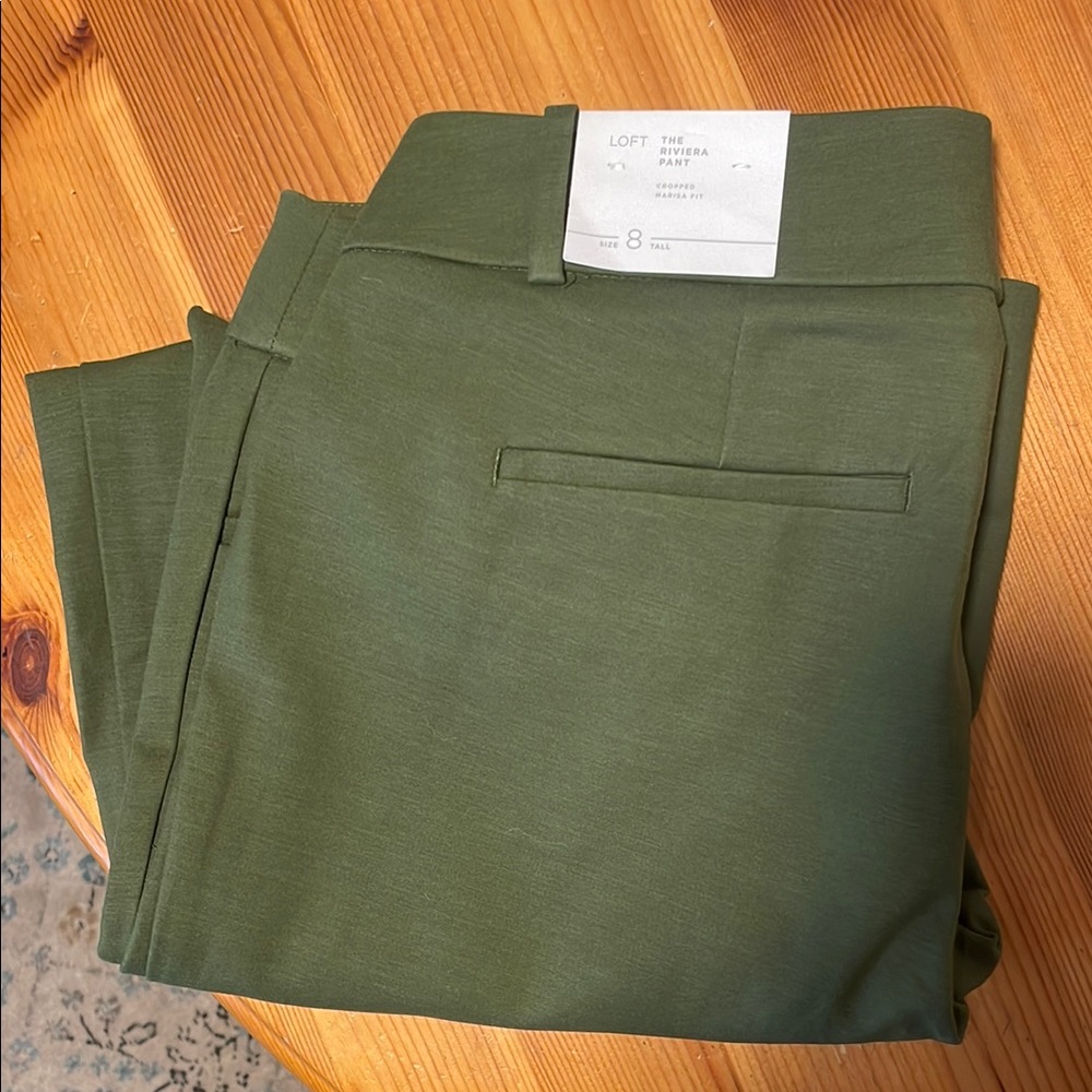 NWT LOFT Size 8T Cropped Marisa Fit Green Pants